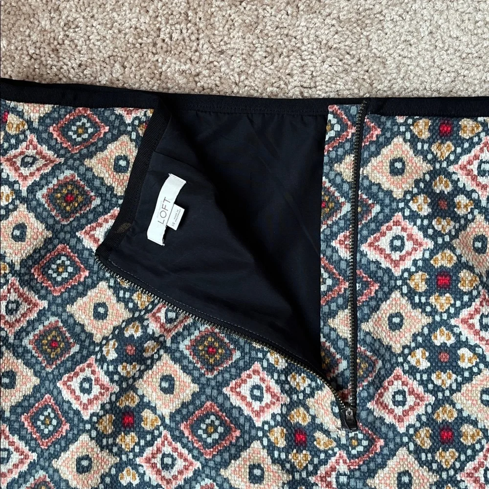 LOFT Patterned Skirt - Picture 5 of 8